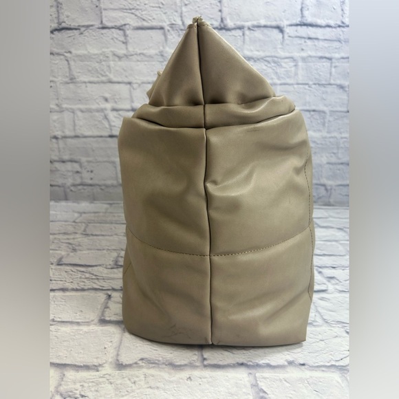 Free People Mushroom Color Shoulder Bag. Has Laptop Space w/Velcro Inside. - Picture 2 of 14